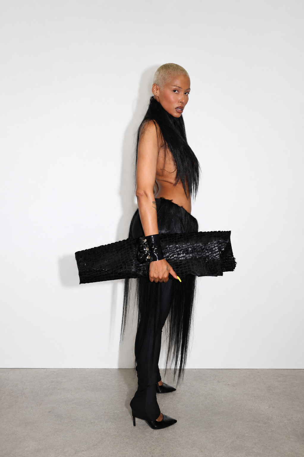 EMBOSSED CROC/FUR CLUTCH