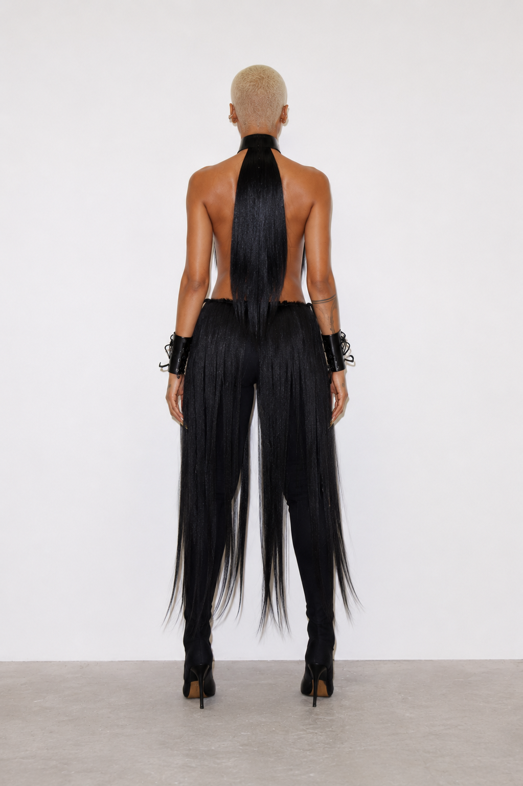 1 B HAIR HALTER